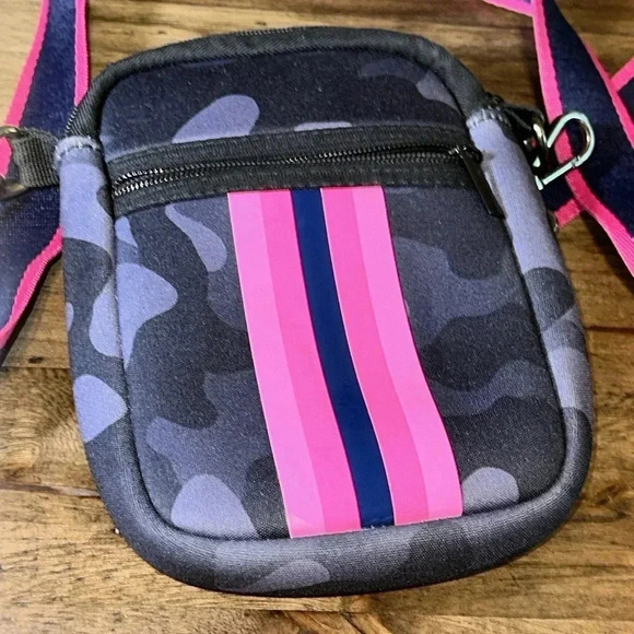 parker & hyde pink camo cell phone bag crossbody purse - Picture 4 of 8